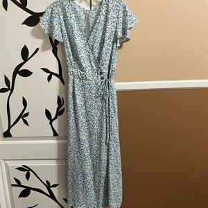 Wrap around dress💙